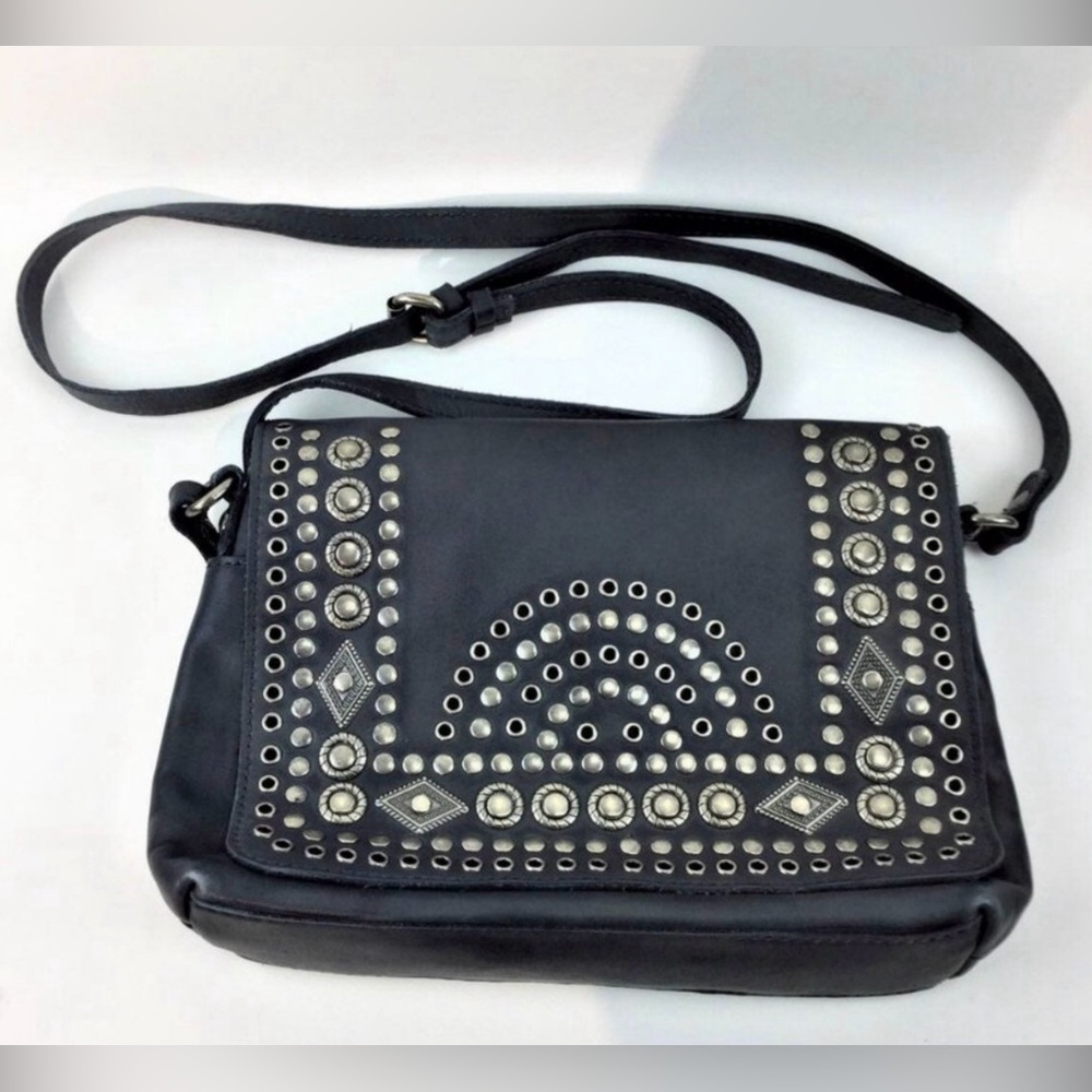 👜Patricia Nash Italian Leather Studded Bag - B